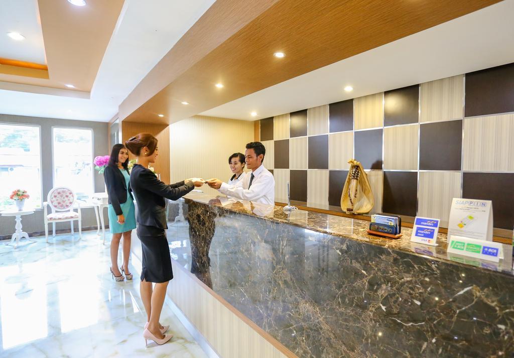 Sylvia Hotel Premier Kupang Kupang  Exterior photo