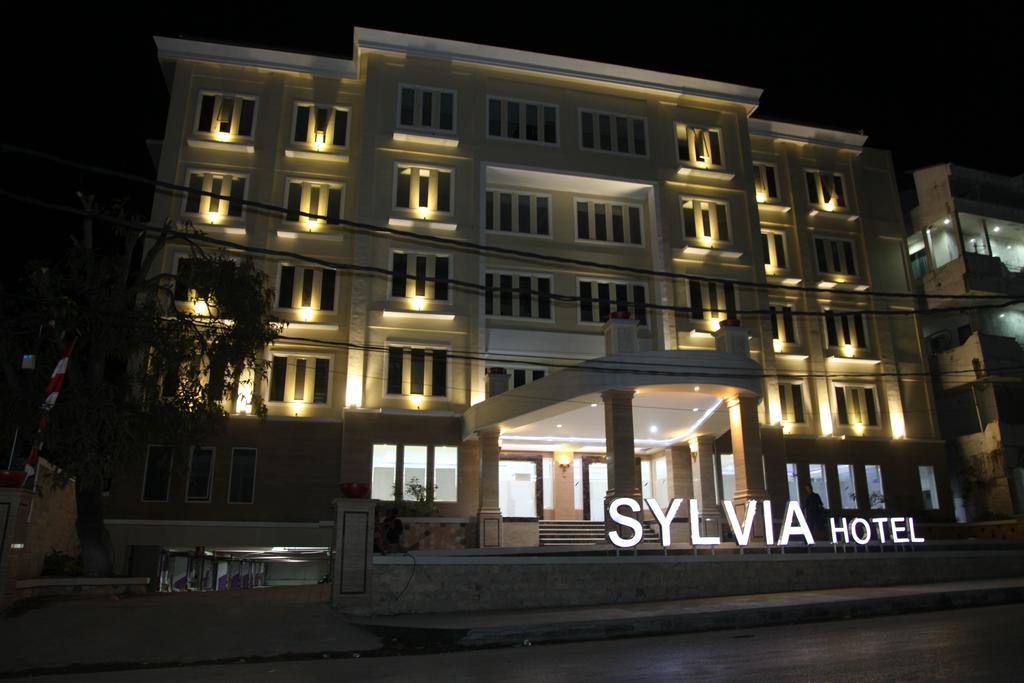 Sylvia Hotel Premier Kupang Kupang  Exterior photo