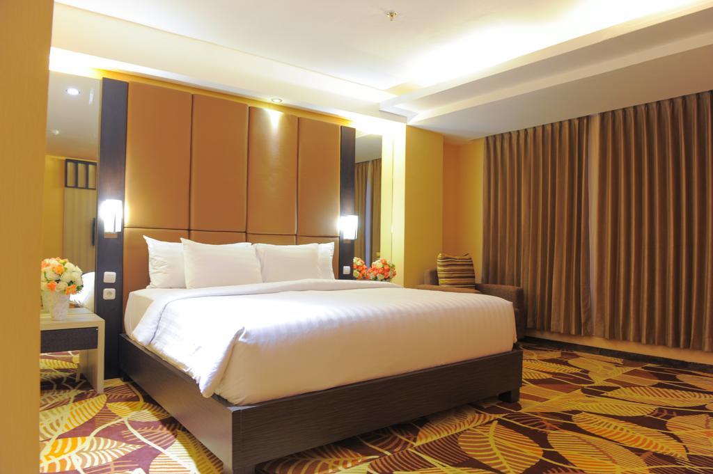 Sylvia Hotel Premier Kupang Kupang  Room photo