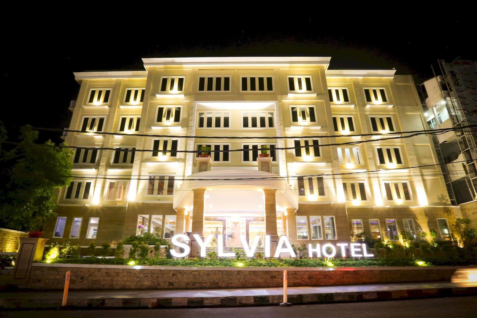 Sylvia Hotel Premier Kupang Kupang  Exterior photo