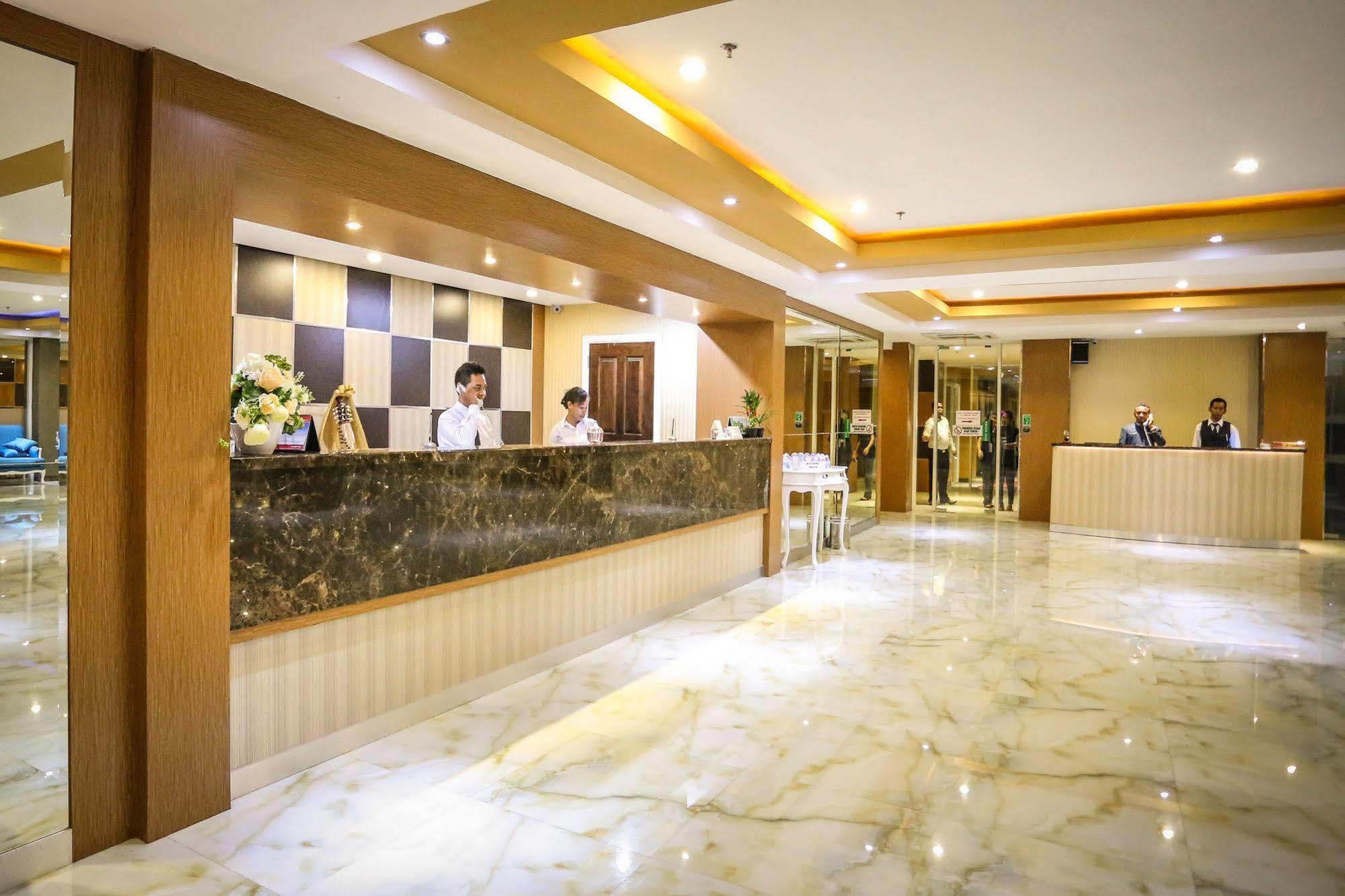 Sylvia Hotel Premier Kupang Kupang  Exterior photo